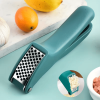 No need to peel, stainless steel garlic press, manual garlic puree making tool, kitchen labor-saving and good product
